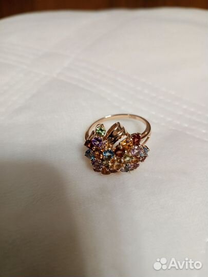 Золотое кольцо с полудрагоценными камнями 18-18.5р