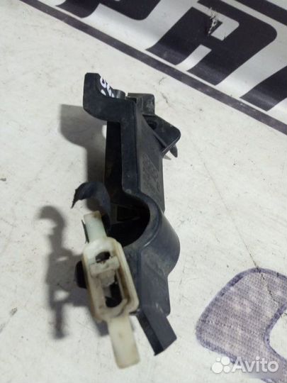 Кронштейн бампера левый Audi A4 B8 2007—2012