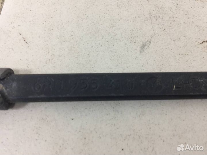 Поводок стеклоочистителя передний правый Volkswage