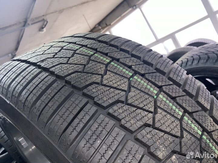 Continental ContiWinterContact TS 860S 245/40 R20 и 275/35 R20 99W