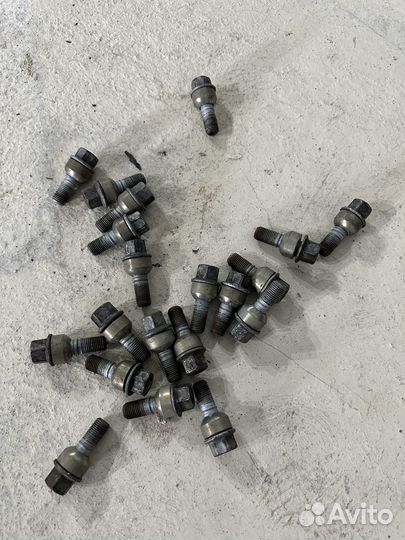 Болт колеса Porsche cayenne 958