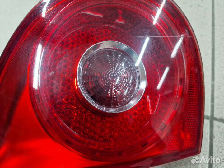 Фонарь задний правый/левый VW Golf 5