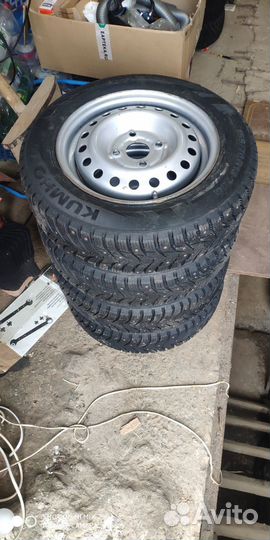 R15 Bridgestone Ecopia EP200 185/60, PCD 5x100 DIA 57.1