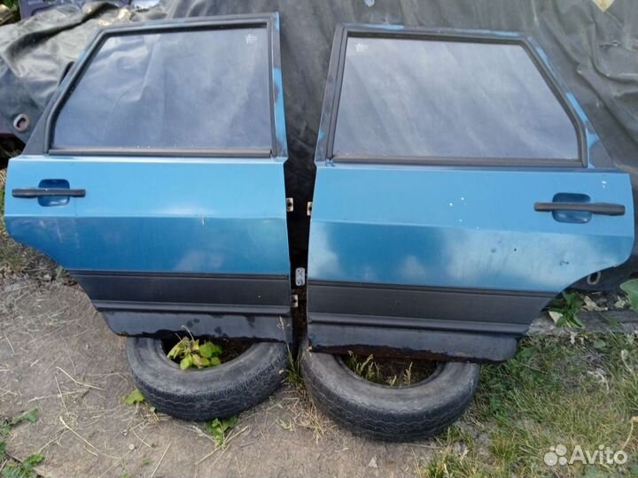 Продам задние двери ваз 2109