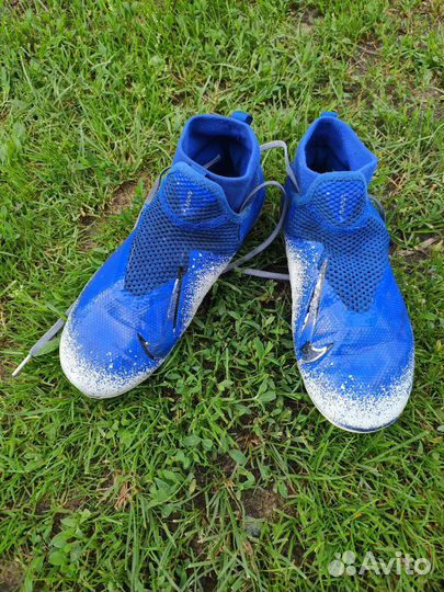 Футбольные бутсы nike phantom