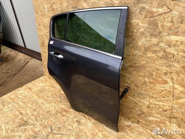 Дверь задняя правая Kia Sportage 4