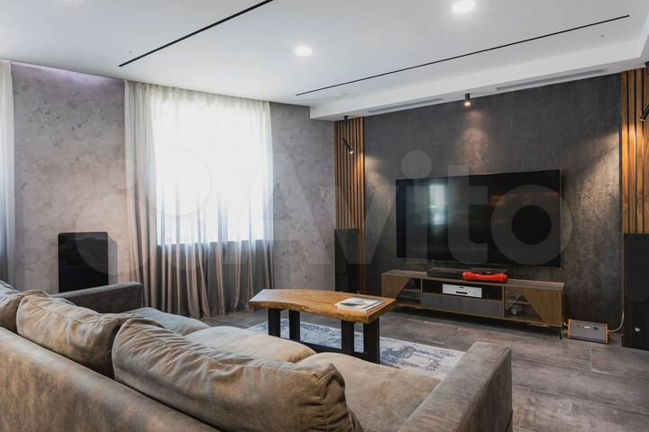 4-к. квартира, 135 м², 17/24 эт.