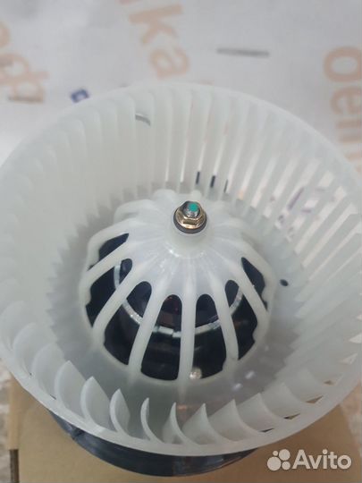 Мотор вентилятора отопителя Logan Largus Note