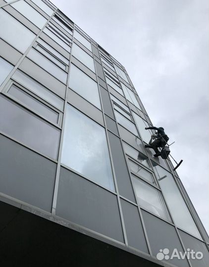 Промышленные альпинисты мойка окон и фасадов