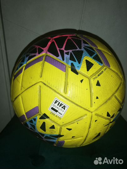 Футбольный мяч профессиональный Select