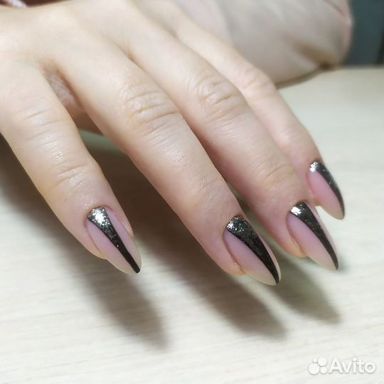 Маникюр и педикюр