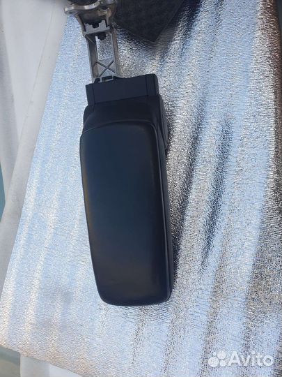 Подлокотник