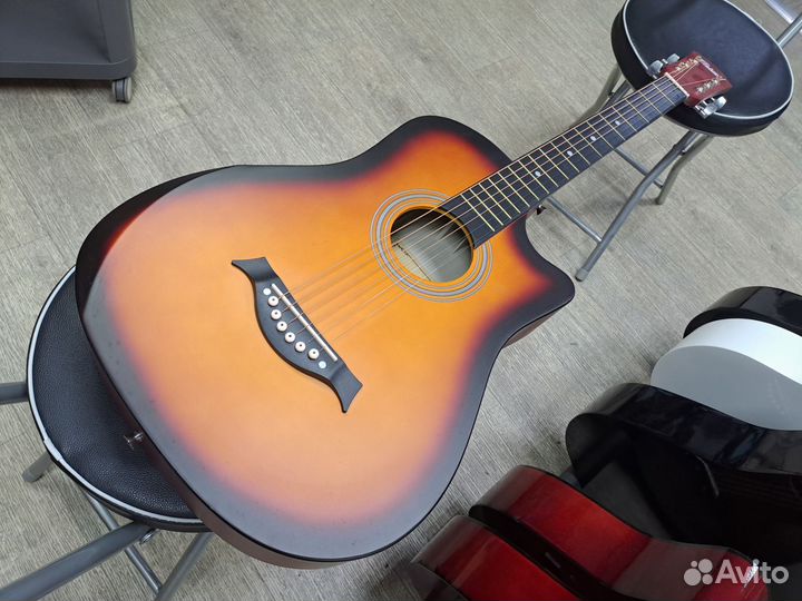 Гитара акустическая с металлическими струнами