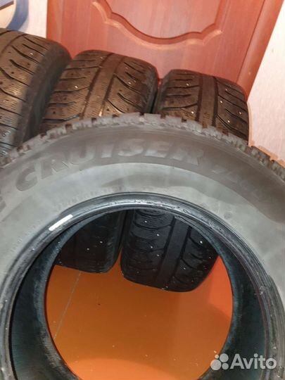 Bridgestone Ice Cruiser 7000 275/65 R17 T