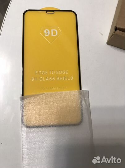 Продается защитное стекло и чехол на iPhone