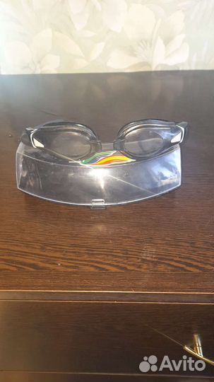 Очки для плавания