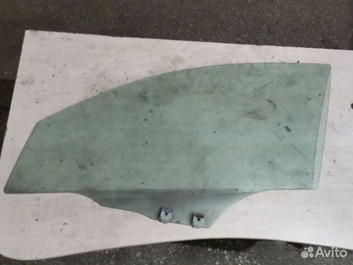 Переднее левое стекло mazda 3 bk седан