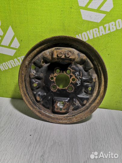 Щит опорный задний левый Фольксваген Гольф 3 Вен