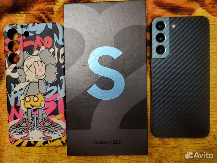 Samsung Galaxy S22, 8/128 ГБ