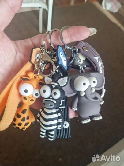 Брелок для ключей с игрушкой