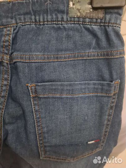 Новые джинсы 146 см фирма Акула