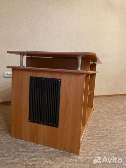 Столик для телевизора