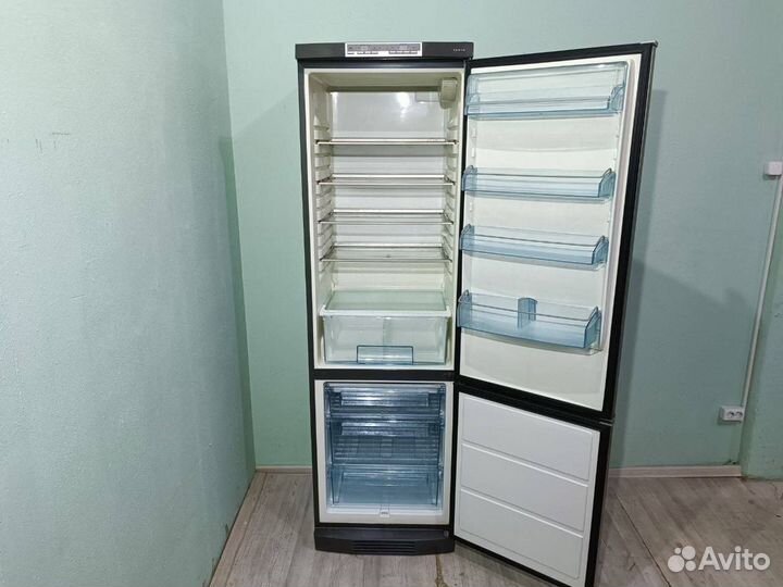 Холодильник AEG