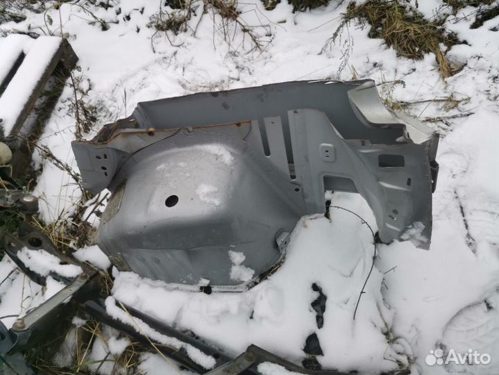 Крыло заднее правое Ford Fusion 1.6 fyja 2007