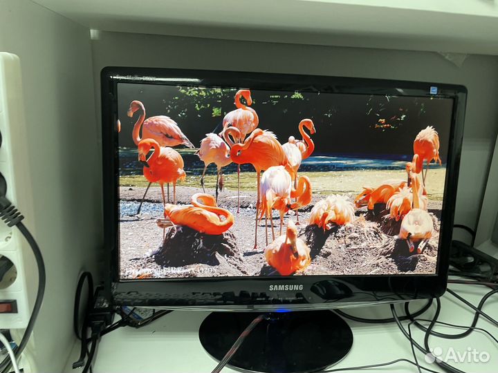 Монитор Full HD Samsung 22