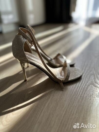 Босоножки женские 39 размер