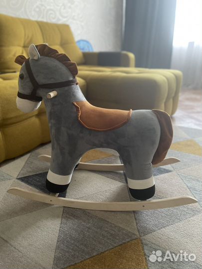 Детская качалка лошадь