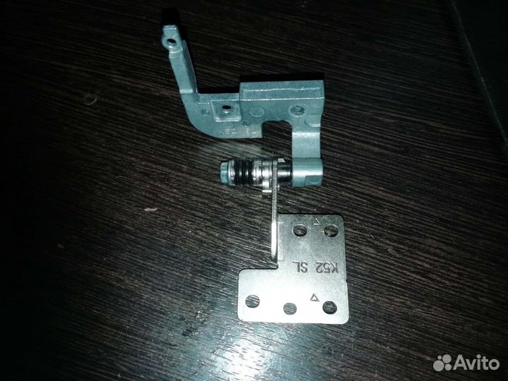 Петля левая для ноутбука Asus K52 новая