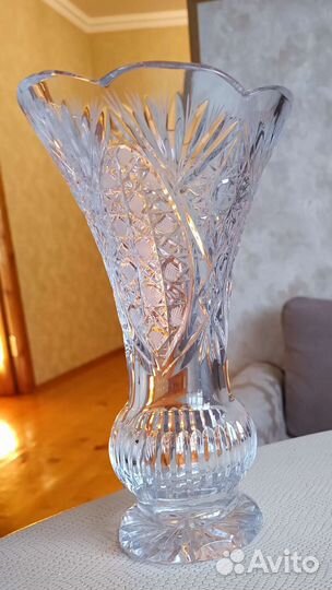 Хрустальная ваза