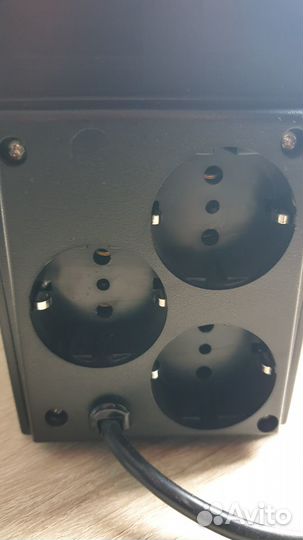 Источник бесперебойного питания PowerCom