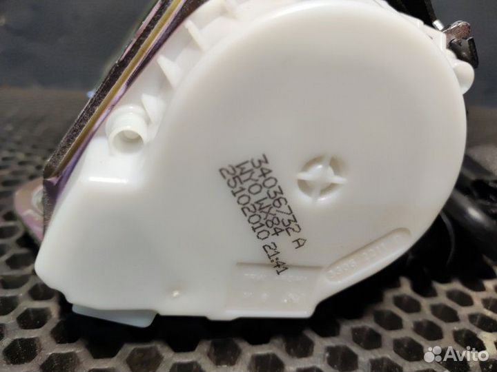 Ремень безопасности задний Bmw 550Ix F10 N63 2010