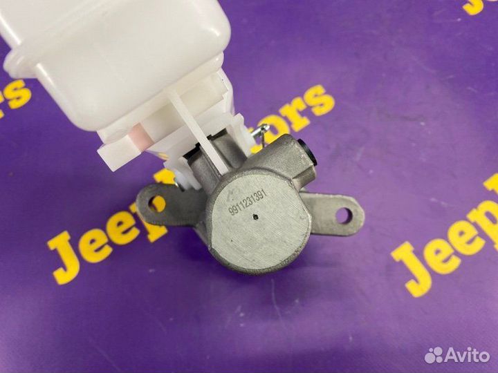 Главный тормозной цилиндр Suzuki Escudo TA74W M16A