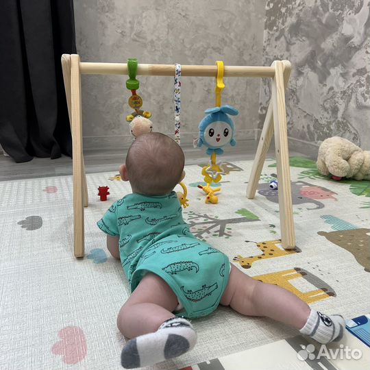 Мобиль стойка монтессори