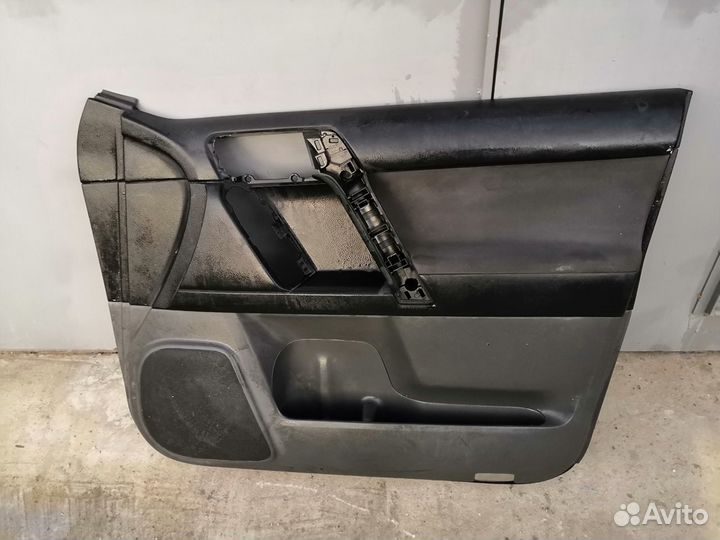 Обшивка двери,Toyota Land Cruiser Prado 150