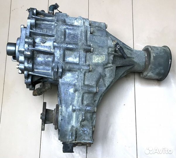 Ниссан PickUp Коробка раздаточная