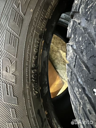 Toyo Observe Ice-Freezer 215/60 R16