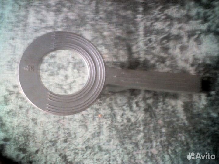 Приспособление для снятия металлических крышек