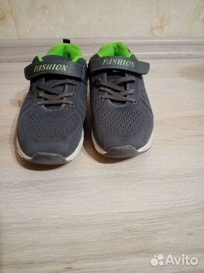 Кроссовки детские