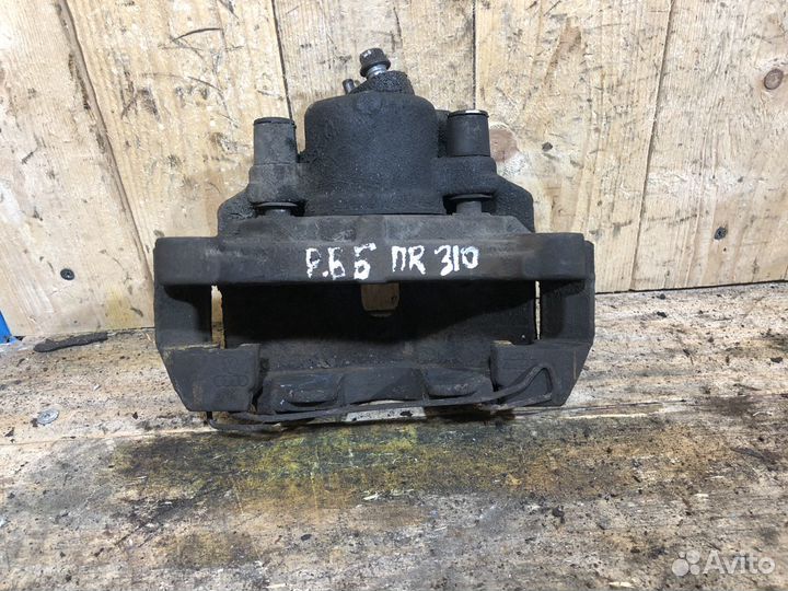 Суппорт передний правый Volkswagen Passat B6