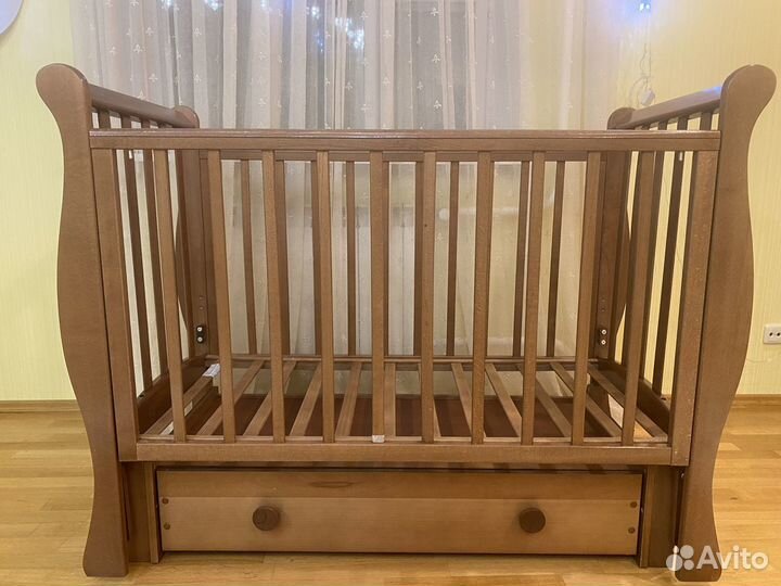 Продам кроватку гандылян массив