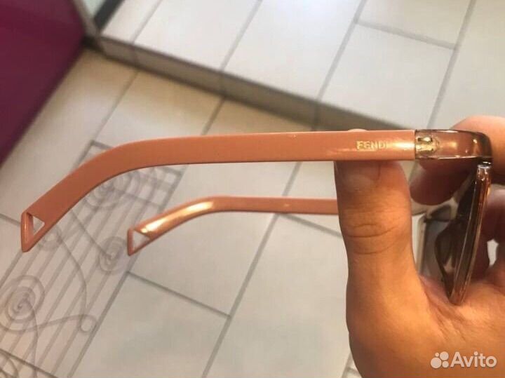 Солнцезащитные очки Fendi (торг уместен)