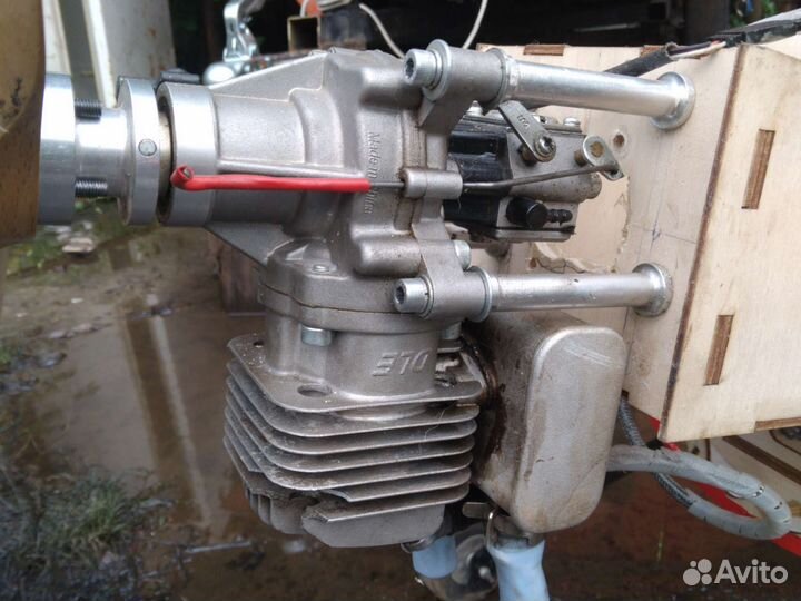 Радиоуправляемый самолет с двс