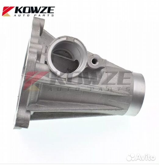 Хвостовик раздаточной коробки Pajero Delica L200