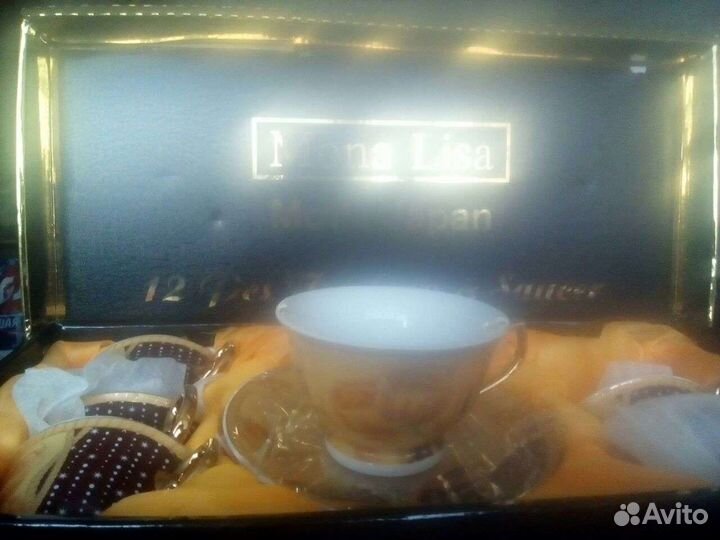 Чайные чашки с блюдцами