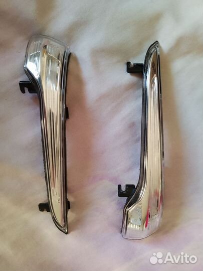 Повторитель поворота в зеркало granta