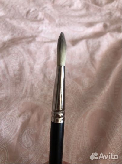 Кисть для тона mac 190 и для теней 275